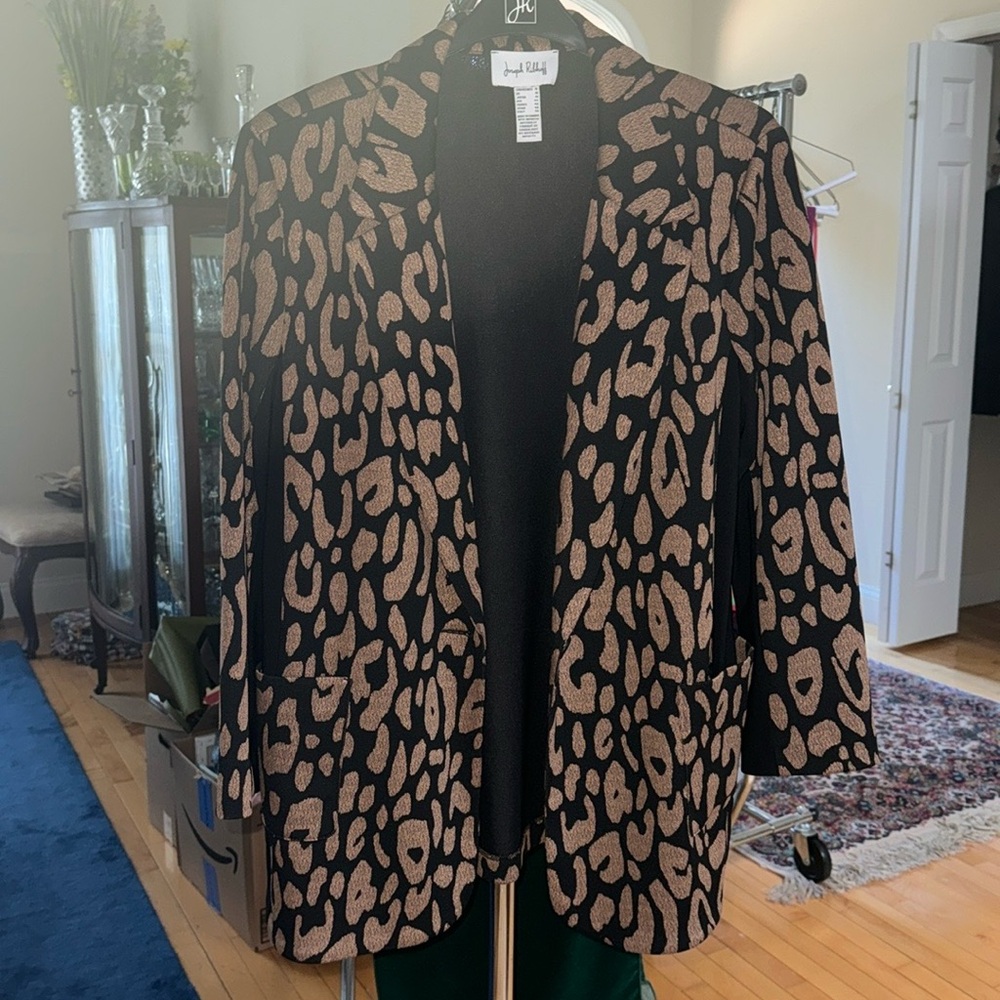 Joseph Ribkoff, US size 16 leopard print